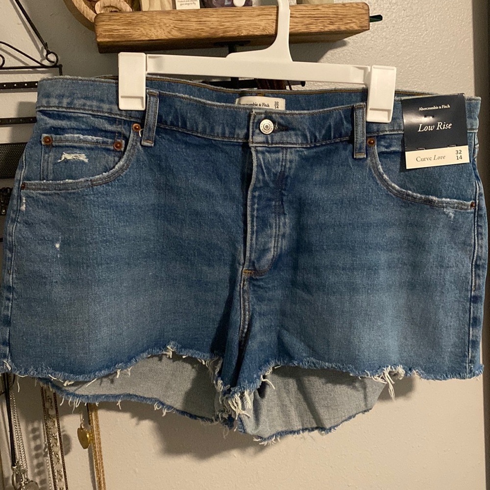 NWT Abercrombie & Fitch curve love low rise denim shorts
